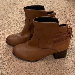 Julsia brown booties
